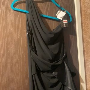 One shoulder Betsy &Adam evening gown..Very flattering!!